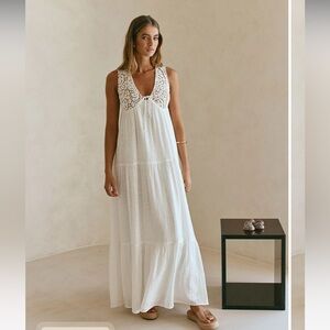 Elegant White Lace Maxi Dress